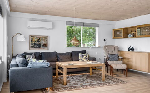 Johan - from the Sea: Meubles, Design Intérieur, Sol, Bois, Pièce, Plafond, Sol, Table, Cabinetry, Éclairage