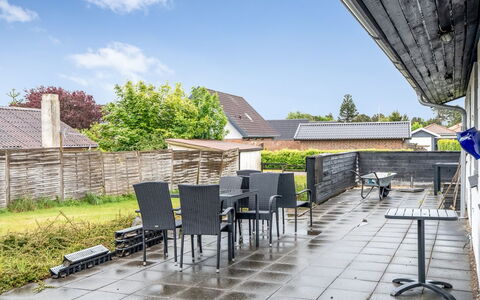 Johan - from the Sea: Chalet, Arrière-Cour, Cour, Batiments Jardin, Cabanon, Siding, Mobilier De Jardin, Cabane En Rondins, Structure En Plein Air, Cabane