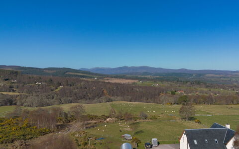 Crofters View: Arbuste, Zone Résidentielle, Domicile, Biens, Jardin, Pelouse, Aménagement Paysager, Cour, Manoir, Villa