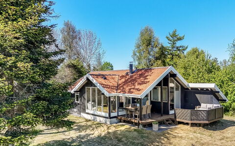 Ama - 250M from the Sea: Bois, Domicile, Porche, Plate-Forme, Dur, Toit, Tache De Bois, Parquet, Eco Hôtel