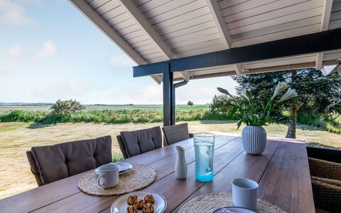 Ama - 250M from the Sea: Bois, Domicile, Porche, Plate-Forme, Dur, Toit, Tache De Bois, Parquet, Eco Hôtel