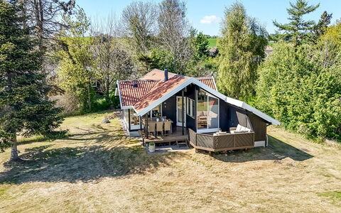 Ama - 250M from the Sea: Bois, Domicile, Porche, Plate-Forme, Dur, Toit, Tache De Bois, Parquet, Eco Hôtel