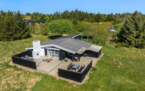 Rieke - 2Km from the Sea: Bois, Sol, Design Intérieur, Sol, Meubles, Parquet, Pièce, Plafond, Tache De Bois, Dur