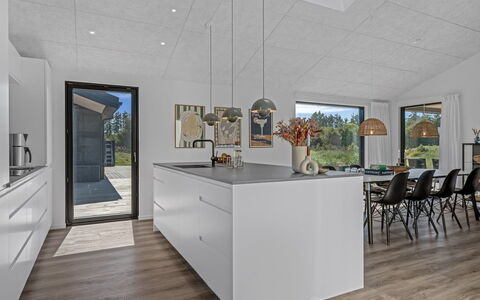 Petri - 1Km from the Sea: Sol, Sol, Bois, Design Intérieur, Cuisine, Plafond, Comptoir, Parquet, Meubles, Cabinetry
