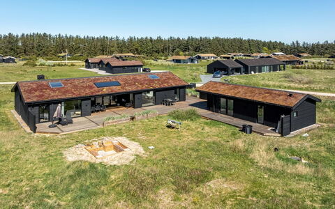 Petri - 1Km from the Sea: Bois, Domicile, Porche, Plate-Forme, Dur, Toit, Tache De Bois, Parquet, Eco Hôtel