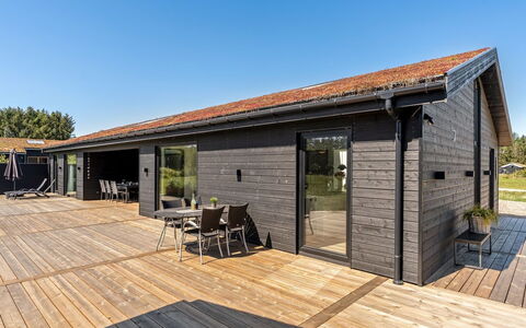 Petri - 1Km from the Sea: Bois, Domicile, Porche, Plate-Forme, Dur, Toit, Tache De Bois, Parquet, Eco Hôtel