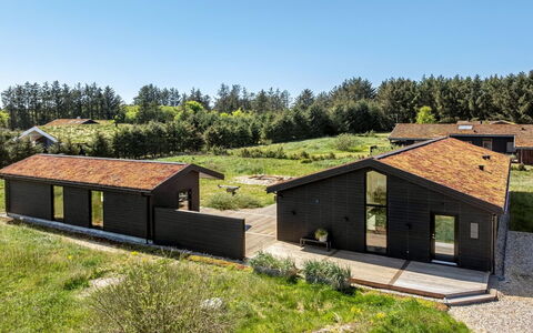 Petri - 1Km from the Sea: Bois, Domicile, Porche, Plate-Forme, Dur, Toit, Tache De Bois, Parquet, Eco Hôtel
