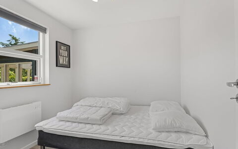 Agneta - 1Km from the Sea: Lit, Chambre, Design Intérieur, Mur, Literie, Drap De Lit, Plafond, Sol, Bois, Sol