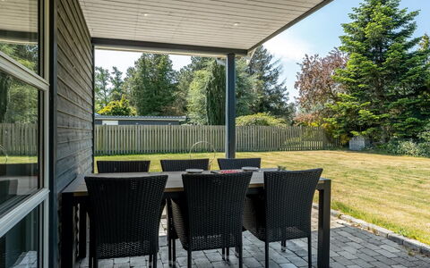 Agneta - 1Km from the Sea: Meubles, Mobilier De Jardin, Porche, Plafond, Table, Tableau De Plein Air, Chaise, Ombre, Patio, Jardin