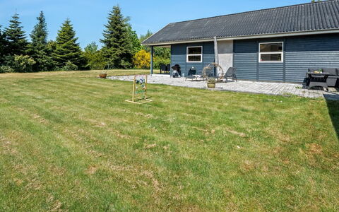 Agneta - 1Km from the Sea: Herbe, Bâtiment, Maison, Toit, Domicile, Chalet, Siding, Plaine, Lot Terre, Pelouse