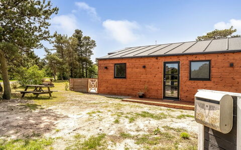Jerrik - 200M from the Sea: Bois, Domicile, Porche, Plate-Forme, Dur, Toit, Tache De Bois, Parquet, Eco Hôtel