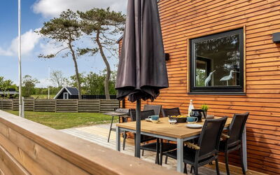Jerrik - 200M from the Sea