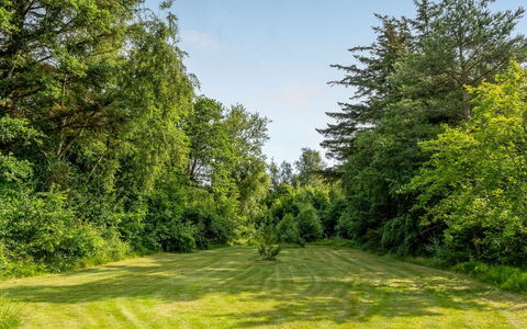 Arben - 900M from the Sea: Bois, Domicile, Porche, Plate-Forme, Dur, Toit, Tache De Bois, Parquet, Eco Hôtel