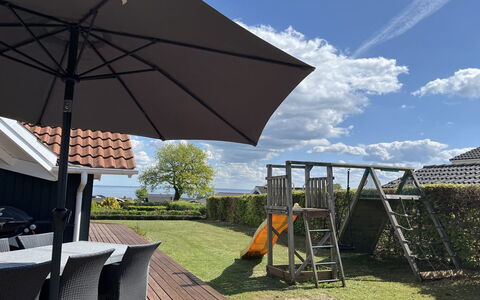 Hoghni - 300M from the Sea: Maison, Toit, Domicile, Chalet, Biens, Ferme, Villa, Porche, Siding
