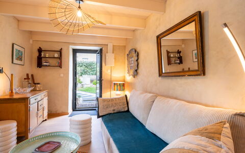 Le Nid du Soleil: Composite, Porche, Eco Hôtel, Ombre, Plate-Forme, Mobilier De Jardin, Balcon, Patio, Pot De Fleur, Tache De Bois