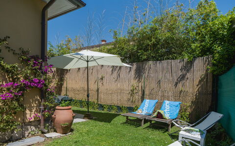 Appartamento Stipeto: Composite, Porche, Eco Hôtel, Ombre, Plate-Forme, Mobilier De Jardin, Balcon, Patio, Pot De Fleur, Tache De Bois