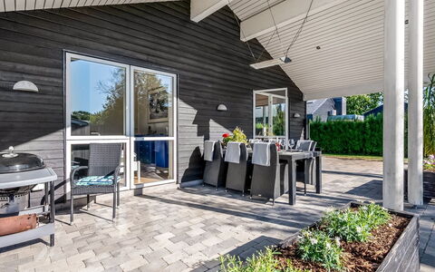 Shania - 300M from the Sea: Herbe, Prairie, Lot Terre, Chalet, Zone Rurale, Prairie, Batiments Jardin, Jardin, Cabanon