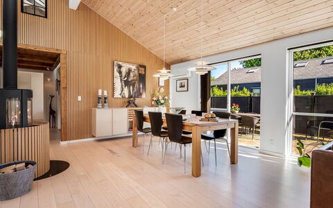 Shania - 300M from the Sea: Herbe, Prairie, Lot Terre, Chalet, Zone Rurale, Prairie, Batiments Jardin, Jardin, Cabanon