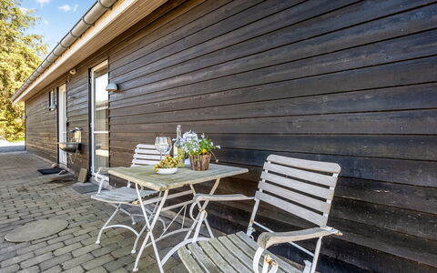 Shania - 300M from the Sea: Herbe, Prairie, Lot Terre, Chalet, Zone Rurale, Prairie, Batiments Jardin, Jardin, Cabanon