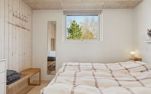 Amaja - 600M from the Sea: Mur, Bois, Plafond, Chambre, Design Intérieur, Sol, Sol, Pièce, Lit, Literie