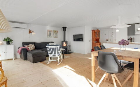 Reeta - 450M from the Sea: Meubles, Design Intérieur, Sol, Sol, Bois, Plafond, Parquet, Salon, Canapé, Pièce
