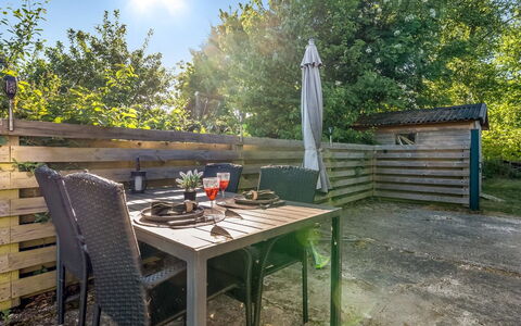 Aamunde - 600M from the Sea: Bois, Meubles, Mobilier De Jardin, Tableau De Plein Air, Chaise, Arrière-Cour, Jardin, Ombre, Table Cuisine Et Salle A Manger, Patio