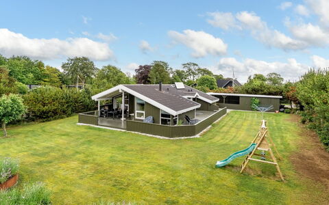 Windelgard - from the Sea: Maison, Toit, Zone Résidentielle, Domicile, Chalet, Biens, Pelouse, Jardin, Ferme, Cour