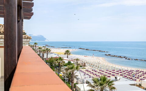 La Terrazza Sul Conero: Côte, Mer, Cotiers Et Relief Océaniques, Plage, Océan, Recours, Rive, Caraïbes, Baie