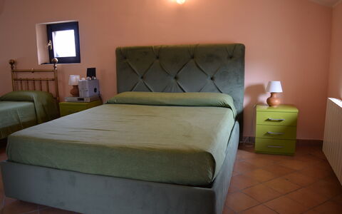 Casa Carletto, Abruzzo: Lit, Meubles, Chambre, Literie, Drap De Lit, Bois, Sol, Sol, Design Intérieur, Linge