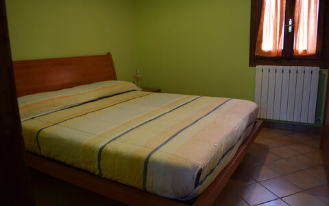 Casa Carletto, Abruzzo: Meubles, Lit, Chambre, Bois, Sol, Drap De Lit, Design Intérieur, Sol, Literie, Textile