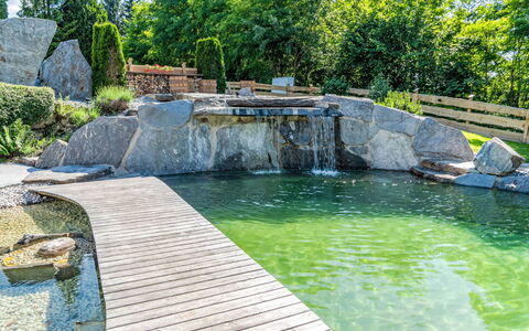 Oase im Grünen: Roche, Jardin, Aménagement Paysager, Piscine, Caractéristique De L'Eau, Arrière-Cour, Étang, Recours, Eco Hôtel, Conception