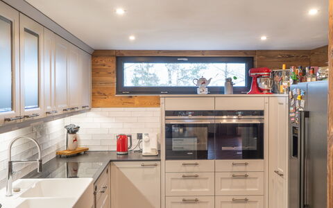 Oase im Grünen: Cuisine, Appareil De Cuisine, Comptoir, Cabinetry, Principaux Appliance, Design Intérieur, Sol, Bois, Meubles, Électroménager