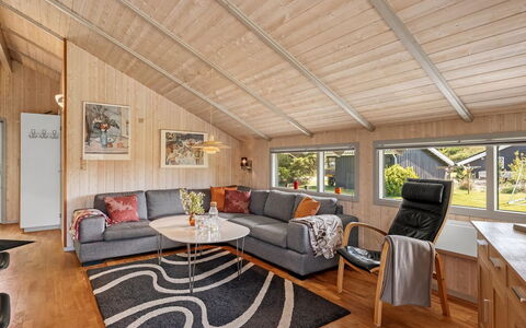 Kuisma - 11Km from the Sea: Bois, Plafond, Sol, Sol, Domicile, Chalet, Pièce, Parquet, Salon, Dur
