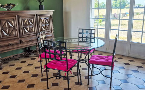 Villa Colette: Meubles, Mobilier De Jardin, Chaise, Table, Tableau De Plein Air, Patio, Jardin, Table Cuisine Et Salle A Manger, Ombre, Table Basse