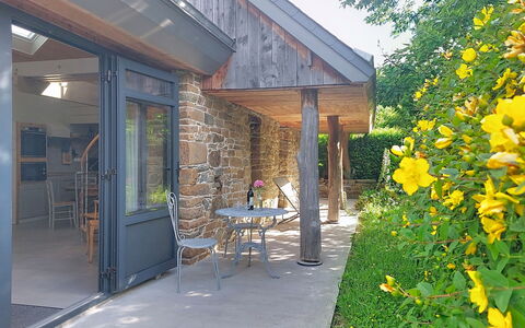 Le Préau: Bois, Porte, Chalet, Domicile, Ombre, Batiments Jardin, Jardin, Pot De Fleur, Siding, Accueil Porte