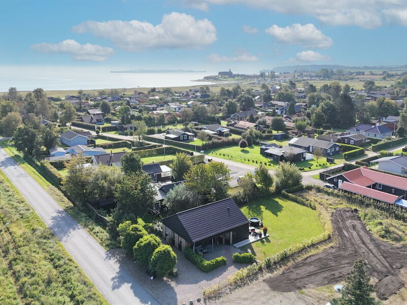 Harri - 400M from the Sea