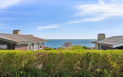 Heddi - 300M from the Sea