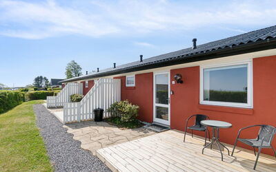 Heddi - 300M from the Sea