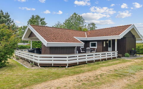 Hennrik - 240M from the Sea: Herbe, Prairie, Lot Terre, Chalet, Zone Rurale, Prairie, Batiments Jardin, Jardin, Cabanon