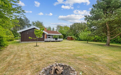 Hennrik - 240M from the Sea: Herbe, Prairie, Lot Terre, Chalet, Zone Rurale, Prairie, Batiments Jardin, Jardin, Cabanon