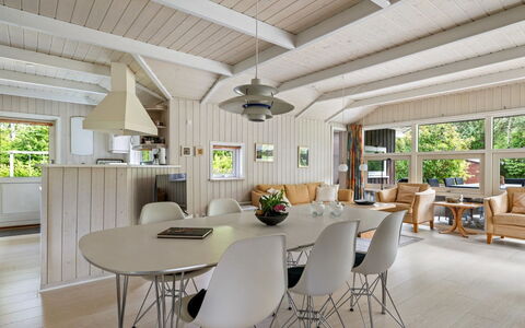 Hennrik - 240M from the Sea: Design Intérieur, Bois, Plafond, Sol, Luminaire, Meubles, Sol, Table Cuisine Et Salle A Manger, Salle À Manger, Domicile
