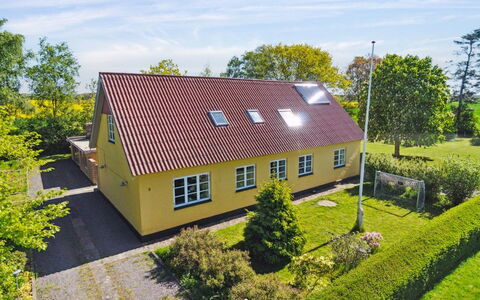 Agny - 2.2Km from the Sea: Maison, Domicile, Toit, Chalet, Biens, Aménagement Paysager, Batiments Jardin, Siding, Ferme