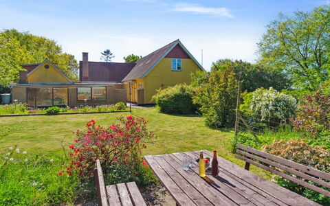 Agny - 2.2Km from the Sea: Herbe, Maison, Arbuste, Chalet, Domicile, Lot Terre, Zone Rurale, Toit, Jardin