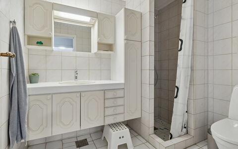 Agny - 2.2Km from the Sea: Sol, Sol, Design Intérieur, Luminaire Plomberie, Salle De Bains, Évier, Tuile, Plomberie, Robinet, Lavabo