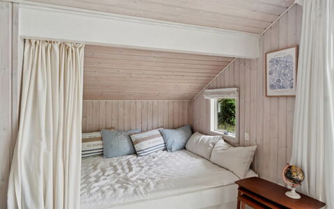 Tekla - from the Sea: Meubles, Design Intérieur, Chambre, Sol, Bois, Lit, Sol, Linge, Textile, Pièce