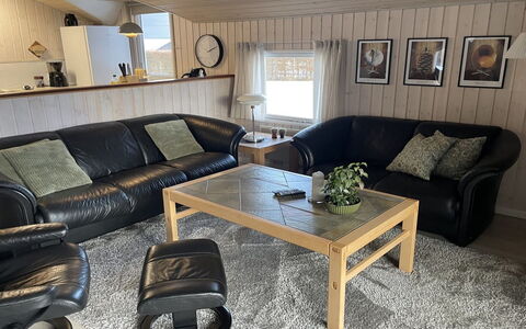 Irlin - 850M from the Sea: Meubles, Salon, Canapé, Dur, Parquet, Tache De Bois, Table Basse, Lampe