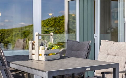 Egonie - 100M from the Sea: Biens, Ombre, Allée, Ferme