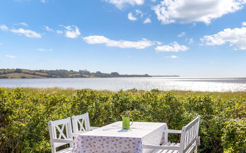 Withger - 20M from the Sea: Maison, Domicile, Toit, Zone Résidentielle, Chalet, Biens, Ferme, Pelouse, Aménagement Paysager, Siding