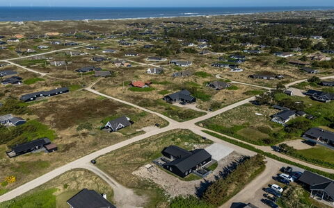 Agnes - 900M from the Sea