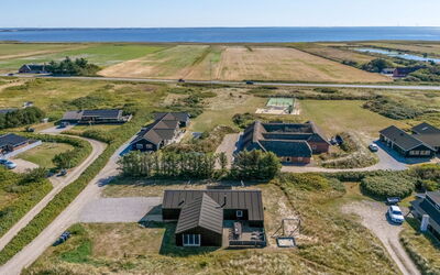 Agnes - 900M from the Sea